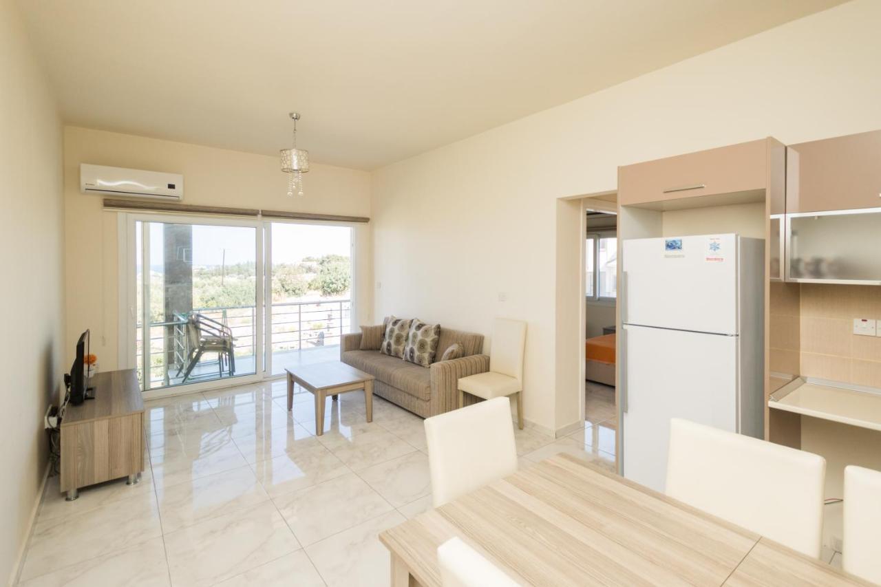 Spacious Two-Bedroom Apartment In Amazing Residence Escape Homes Kyrenia  Exterior foto